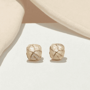 Pearlized Vein Studs