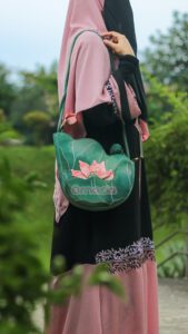 Lotus Flower Shoulder Bag (green) thumbnail