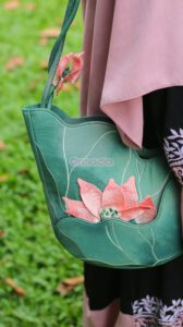 Lotus Flower Shoulder Bag (green) thumbnail