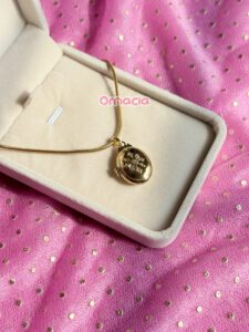 Gold Pendant thumbnail