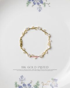 White Gold Tulip Bracelet thumbnail
