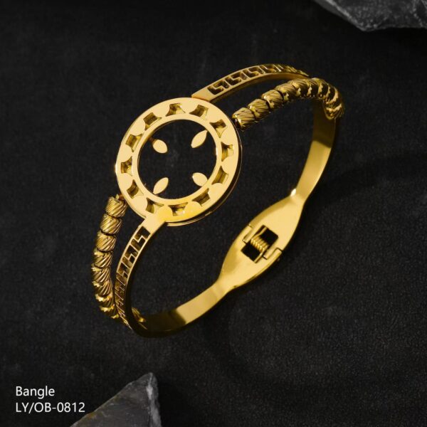 Braided Compass