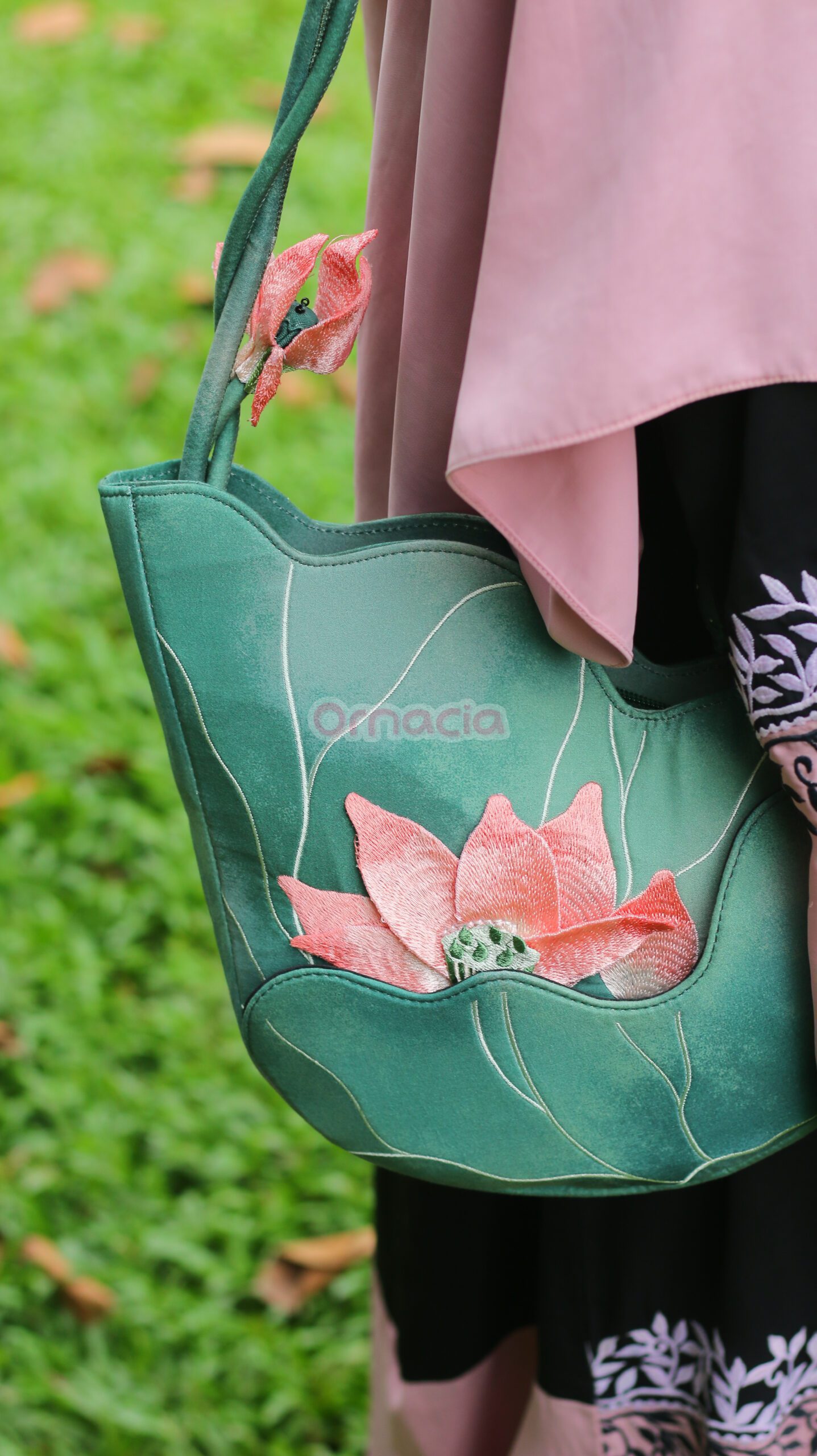 Lotus Flower Shoulder Bag (green)