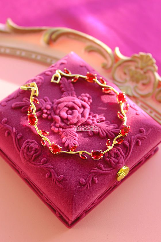 Red Gold Tulip Bracelet